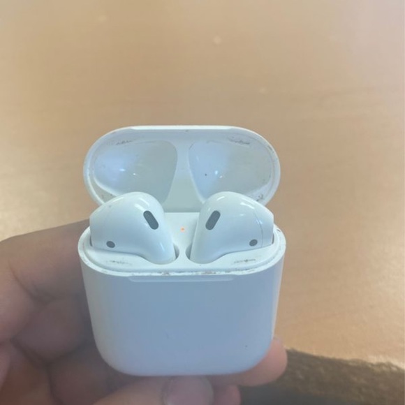 Air Pods 2nd Generation - Picture 8 of 8